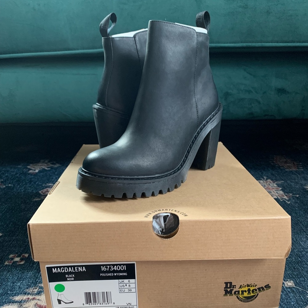 Dr. Martens Magdalena Chelsea Boots 16734001 Black Wyoming US 8 / UK 6